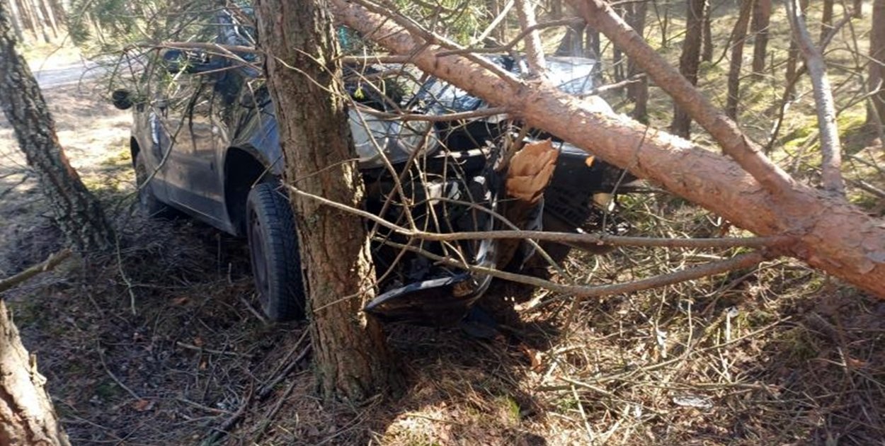 Gmina Debrzno: Pijany sprawca kolizji sam nasłał na siebie policję