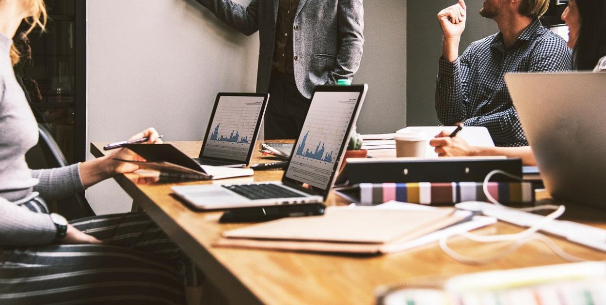 Kultura organizacyjna w czasach kryzysu w firmie — co zostaje, gdy wszystko się zm