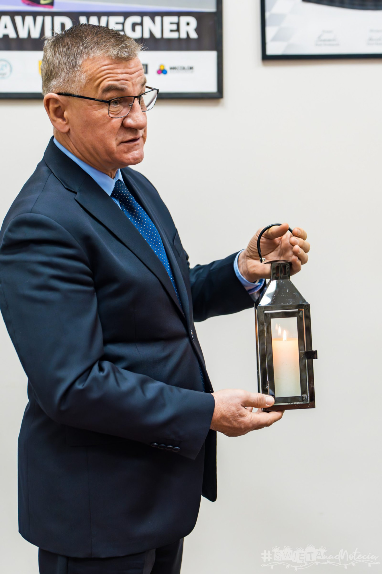 Tradycji stało się zadość. Światło Pokoju dotarło do Nakła nad Notecią - fot. Karol Maliński - UMiG Nakło nad Notecią 