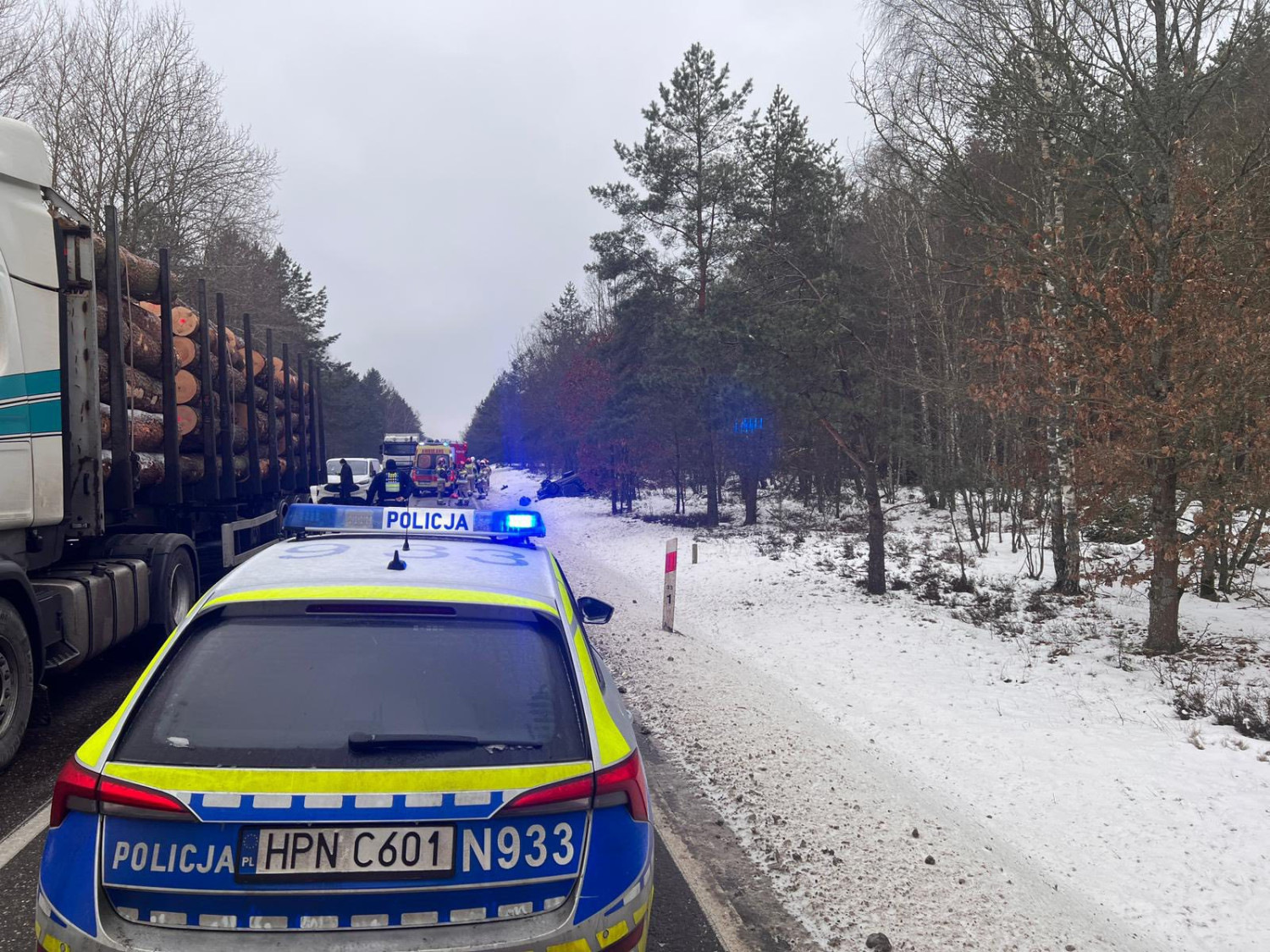 Groźny wypadek na DK-25. Ucierpieli mieszkańcy gminy Więcbork - fot. KPP Człuchów