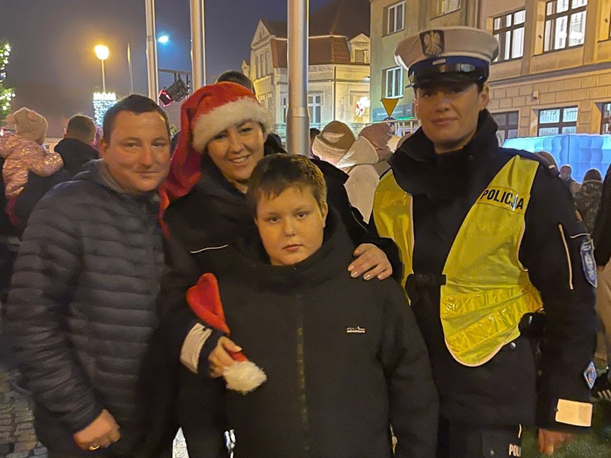 Kamień Krajeński Mikołaj na sygnale. Wszystko w słusznej sprawie - fot. KPP Sępólno Krajeńskie