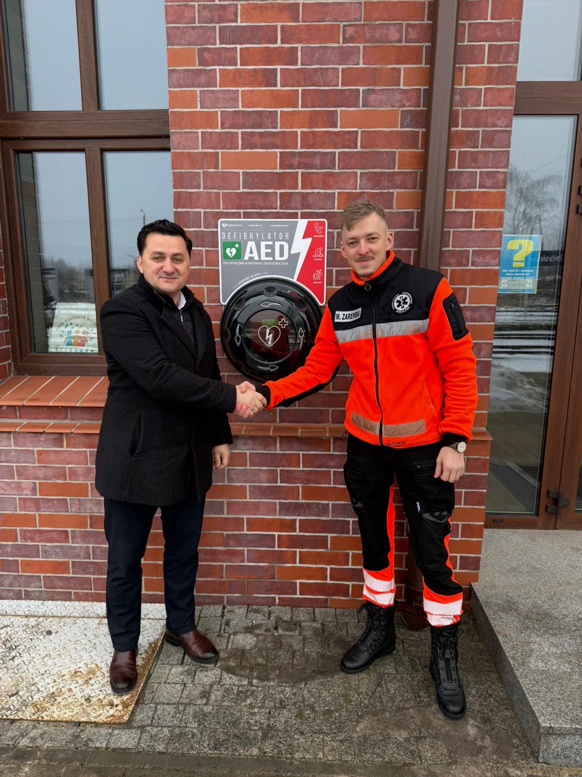 Kolejne defibrylatory AED w Człuchowie - fot. UM Człuch&oacute;w