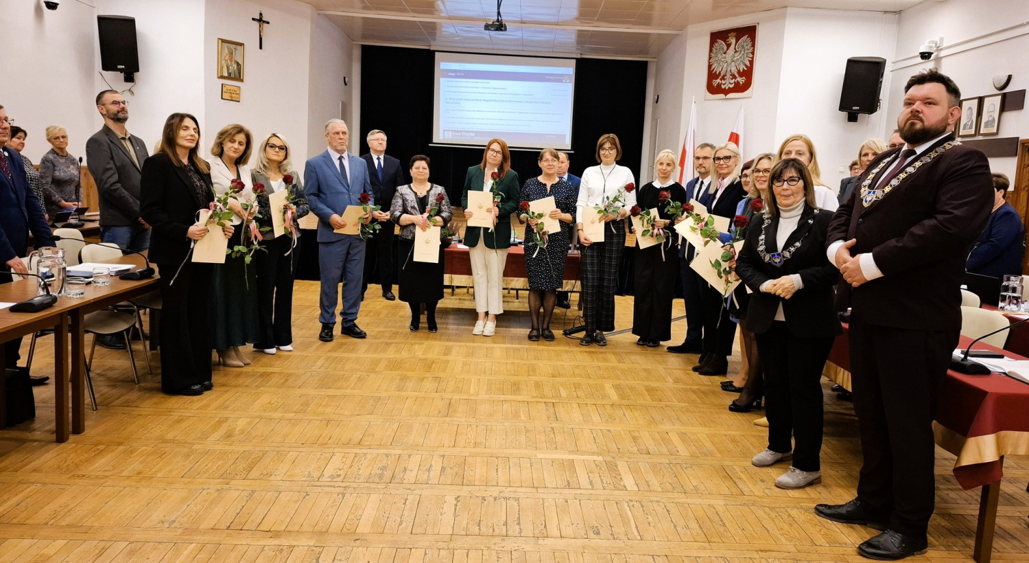 Koronowo Nagrody za osiągnięcia w pracy dydaktyczno-wychowawczej wręczone podczas sesji Rady Miejskiej - fot. UM Koronowo Koronowo Nagrody za osiągnięcia w pracy dydaktyczno-wychowawczej wręczone podczas sesji Rady Miejskiej - fot. UM Koronowo