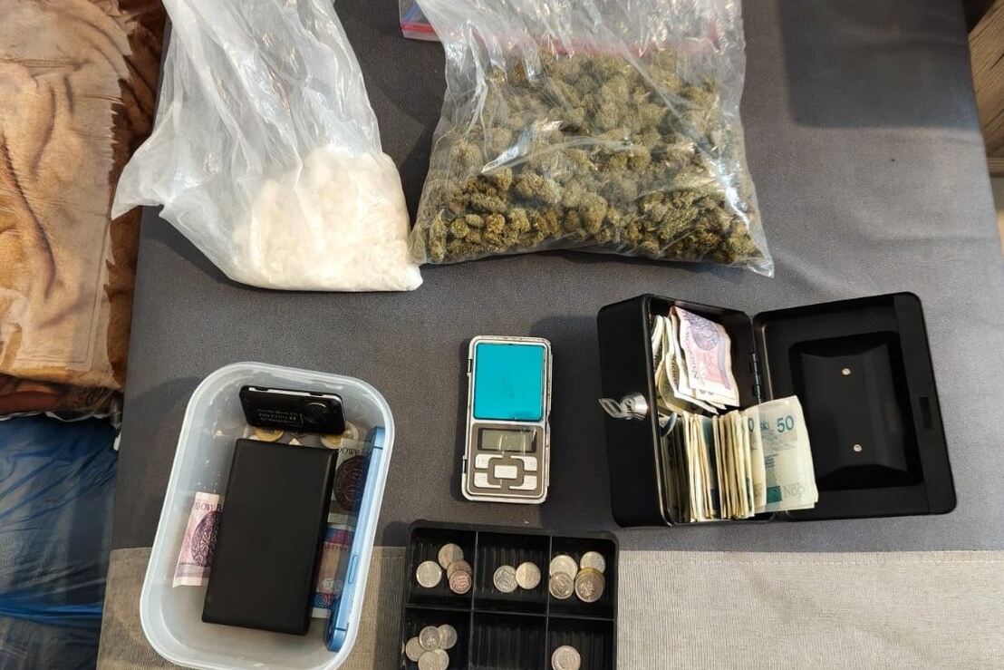 Nakło nad Notecią 22-latek aresztowany. Miał ponad pół kilograma narkotyków i sprzedawał je nieletniemu - fot. KPP Nakło nad Notecią