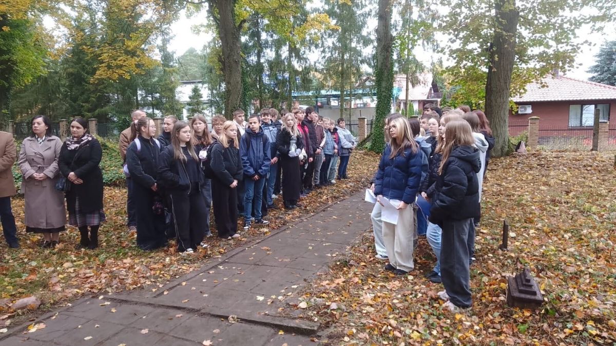 Reaktywacja cmentarza ewangelickiego w Kamieniu Krajeńskim - fot. Powiat Sępoleński Reaktywacja cmentarza ewangelickiego w Kamieniu Krajeńskim - fot. Powiat Sępoleński