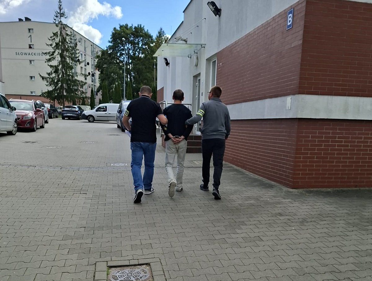 Więcbork: Uciekał przed Policją. 40-latek miał sądowy zakaz kierowania pojazdami oraz był pod wpływem alkoholu i narkotyków - fot. KPP Sępólno Krajeńskie