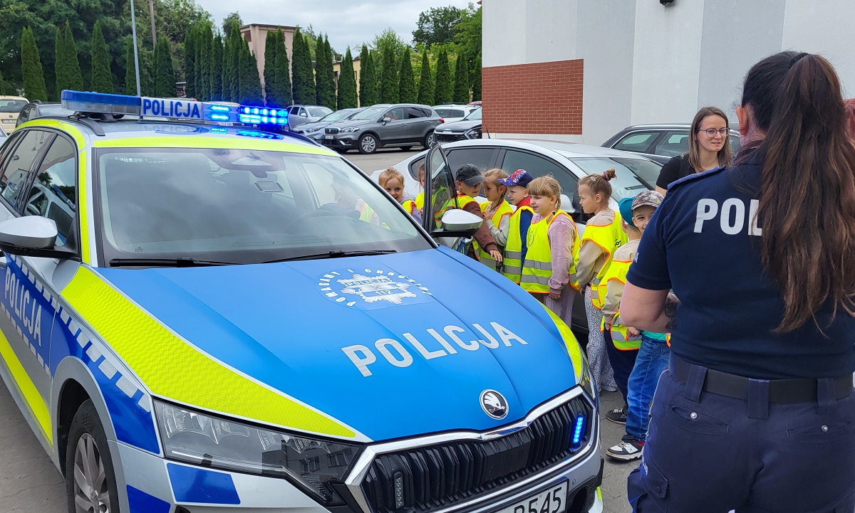 Wyjątkowi goście w sępoleńskiej komendzie - fot. KPP Sępólno Krajeńskie