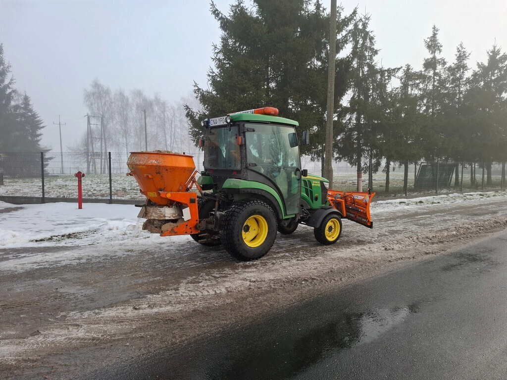 Zimowe utrzymanie dr&oacute;g oraz chodnik&oacute;w na terenie gminny Mrocza - fot. UM Mrocza - 02